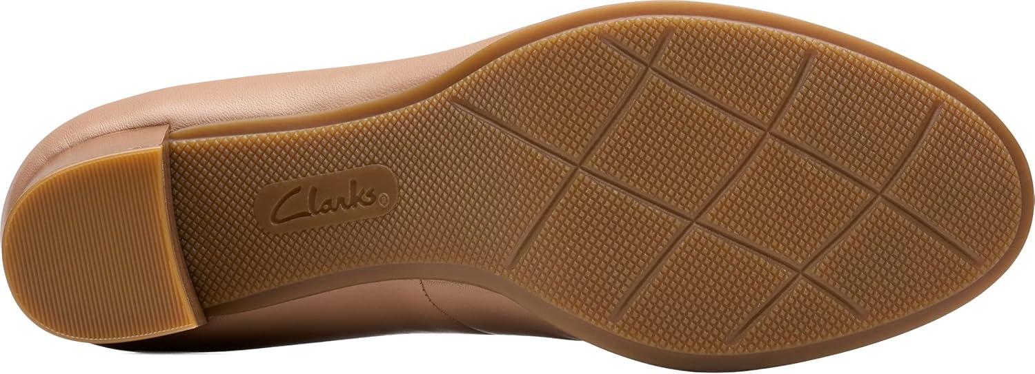 imageClarks Womens Bayla Carly PumpWarm Beige Leather
