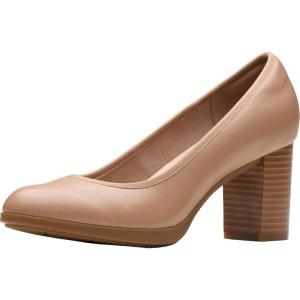 Clarks Women’s Bayla Carly Pump(Warm Beige Leather)