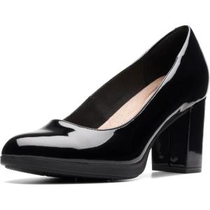 Clarks Women’s Bayla Skip Pump(Black Patent Synthetic)