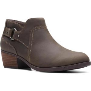 Clarks Women’s Charlten Grace Boots(Taupe Oily)