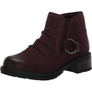 Clarks Women’s Hearth Faye Ankle Boot(Burgundy Nubuck)