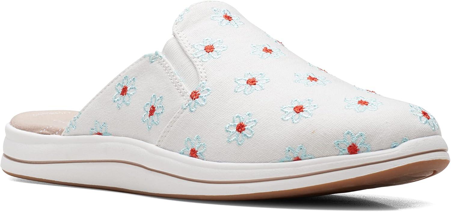 imageClarks Womens Breeze ShoreNatural Canvas