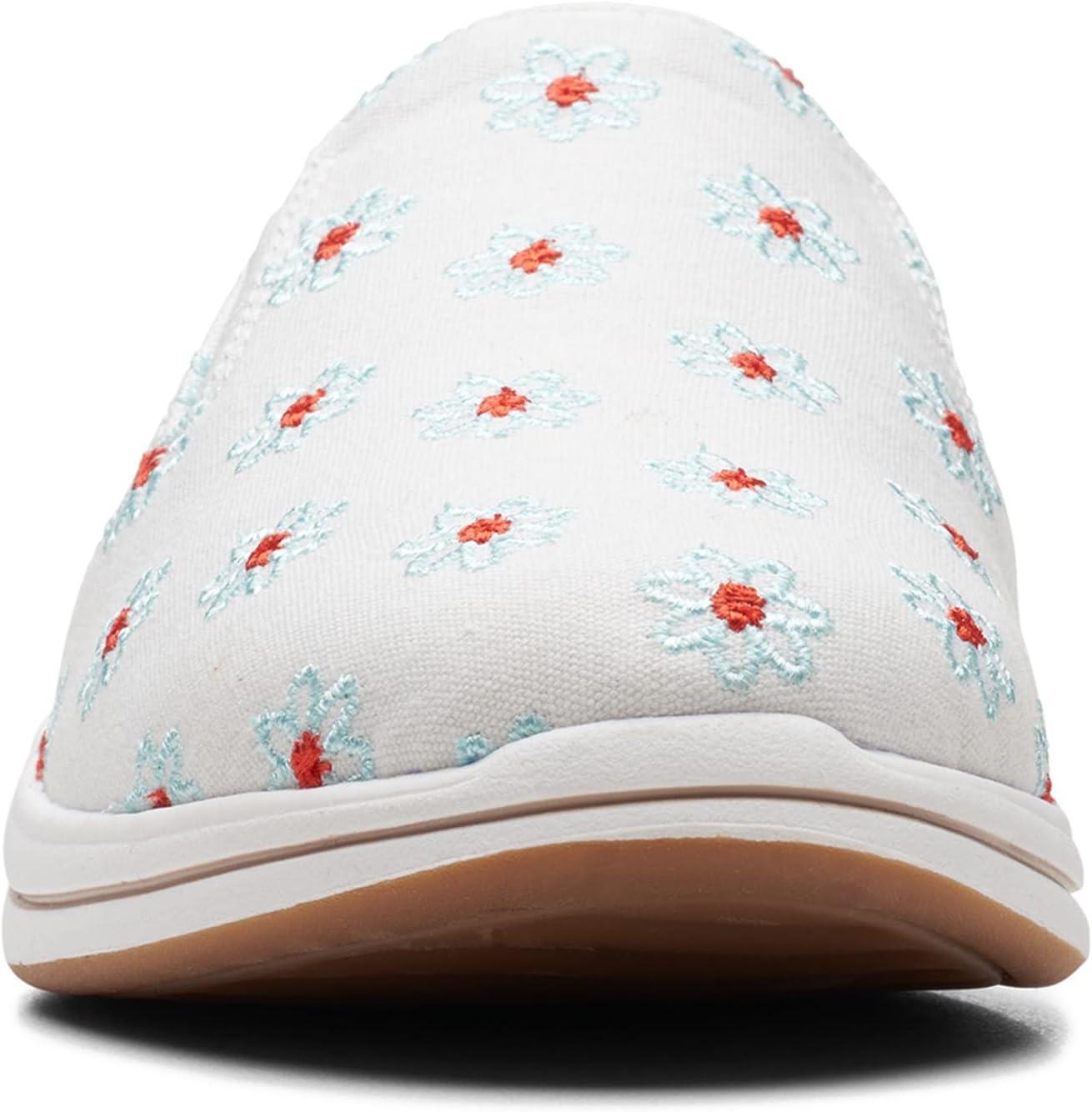 imageClarks Womens Breeze ShoreNatural Canvas