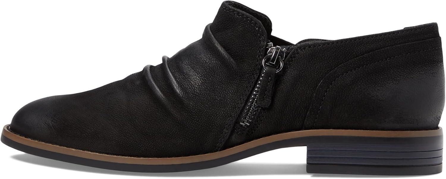 image:imageClarks Womens Camzin Pace FlatsBlack Nubuck