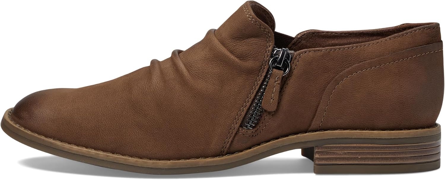 image:imageClarks Womens Camzin Pace FlatsTaupe Nubuck