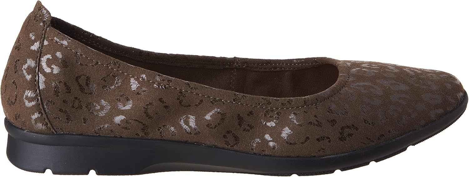 image:imageClarks Womens Jenette EaseBallet FlatOlive Inte