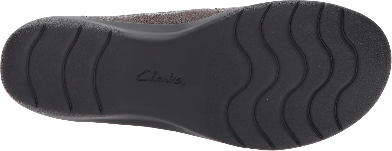 image:imageClarks Womens Cheyn Madi PullOn LoafersDark Brown